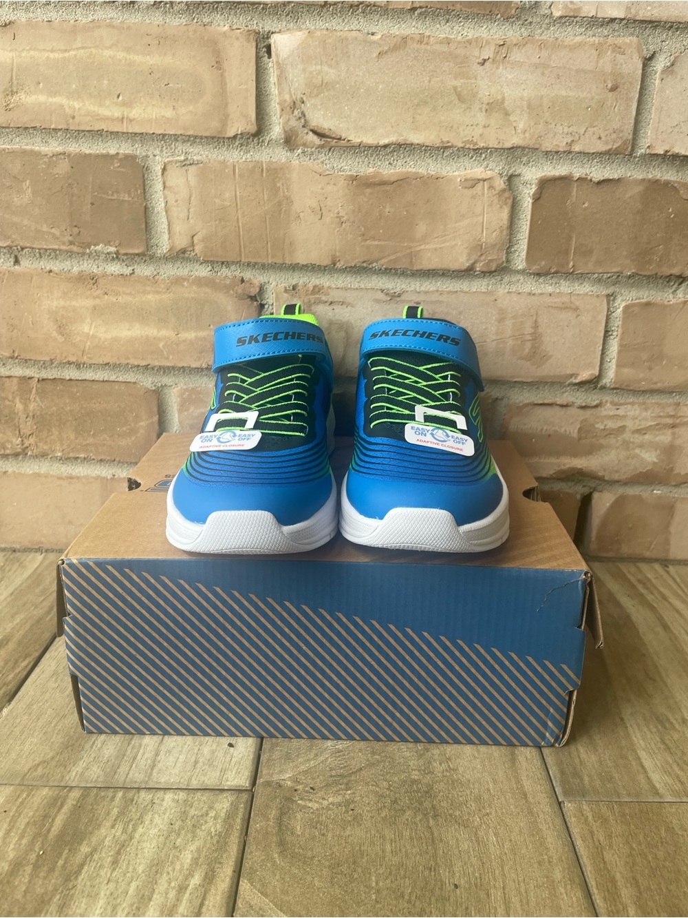Skechers Boys Bright Blue Sneakers with Neon Green Accents Size: 2